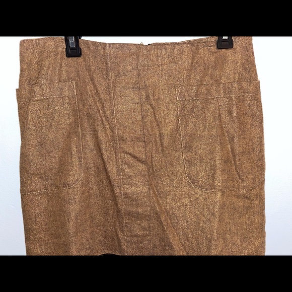 GAP Gold Skirt. - Picture 2 of 4